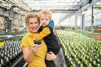 Le mois des bébés plantes 2025 : plus de 237 000 $ pour la santé des nouveau-nés